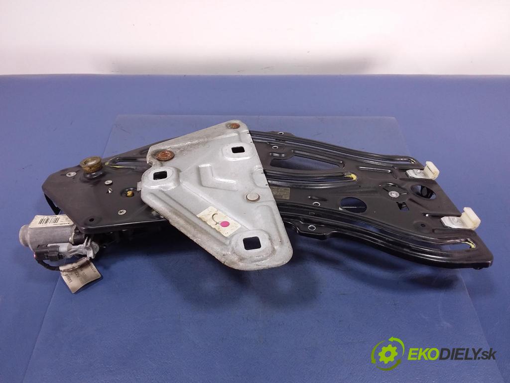 Peugeot 207 2007 mechanismus stahování Sklenka: Zad: v pravo: 9680072380