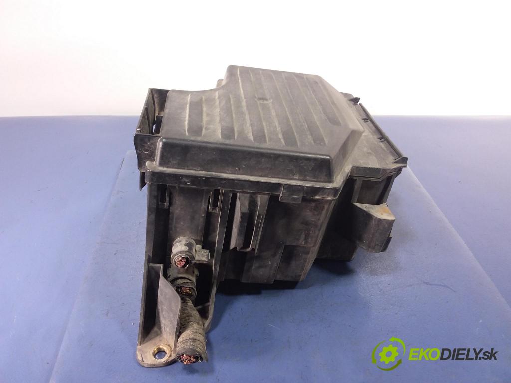 Opel Corsa 2003 skříňka Pojistky 13109962