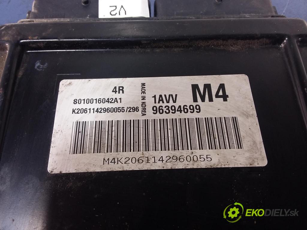 Chevrolet Nubira 2005 řídící jednotka Motor: 96394699