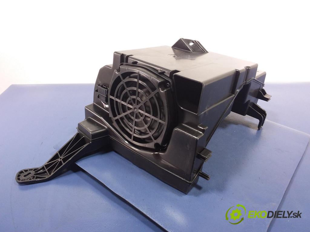 Skoda Superb 2016 Rečník: / Subwoofer: 3V0035412