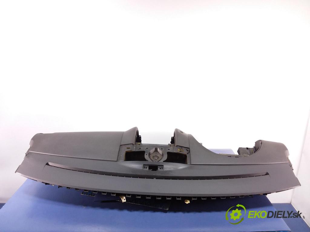 Vw Touareg 2003 kokpit,pristrojová doska 7L6858451