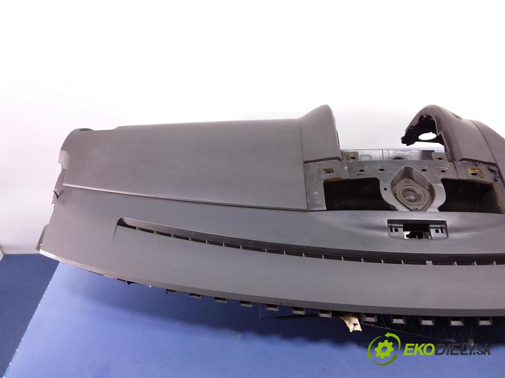 Vw Touareg 2003 kokpit,pristrojová doska 7L6858451
