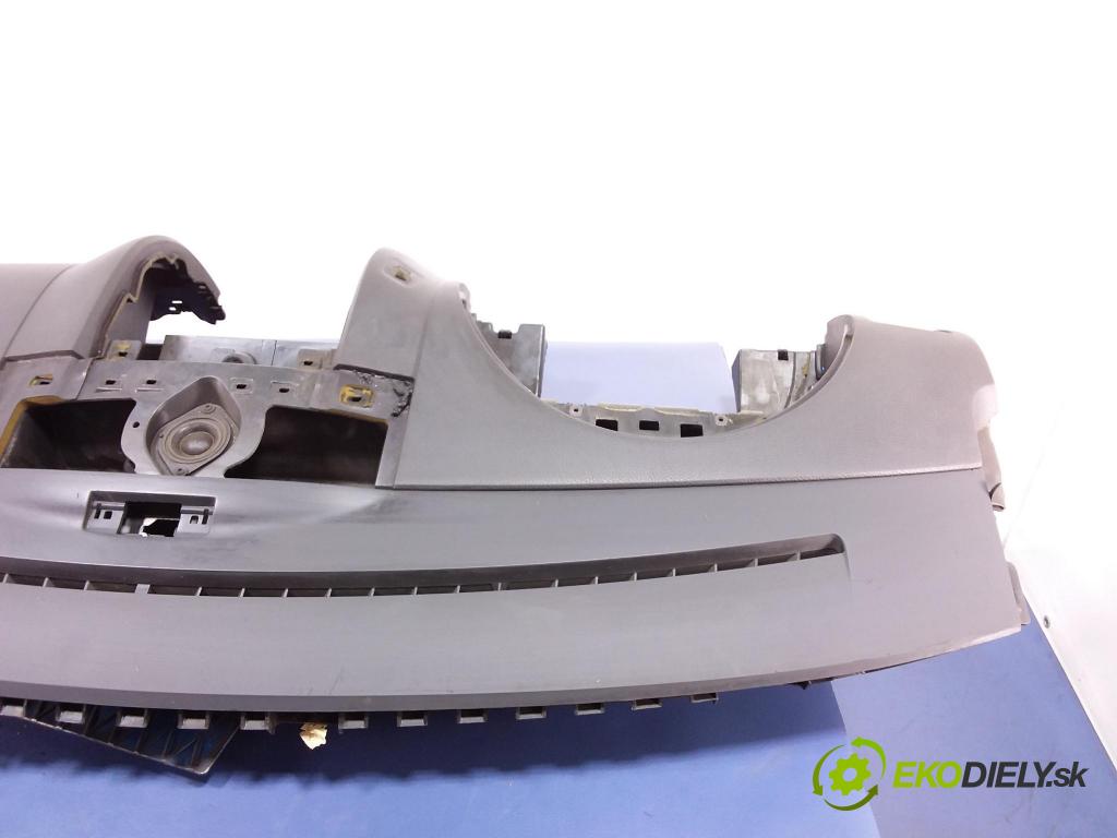 Vw Touareg 2003 kokpit,pristrojová doska 7L6858451