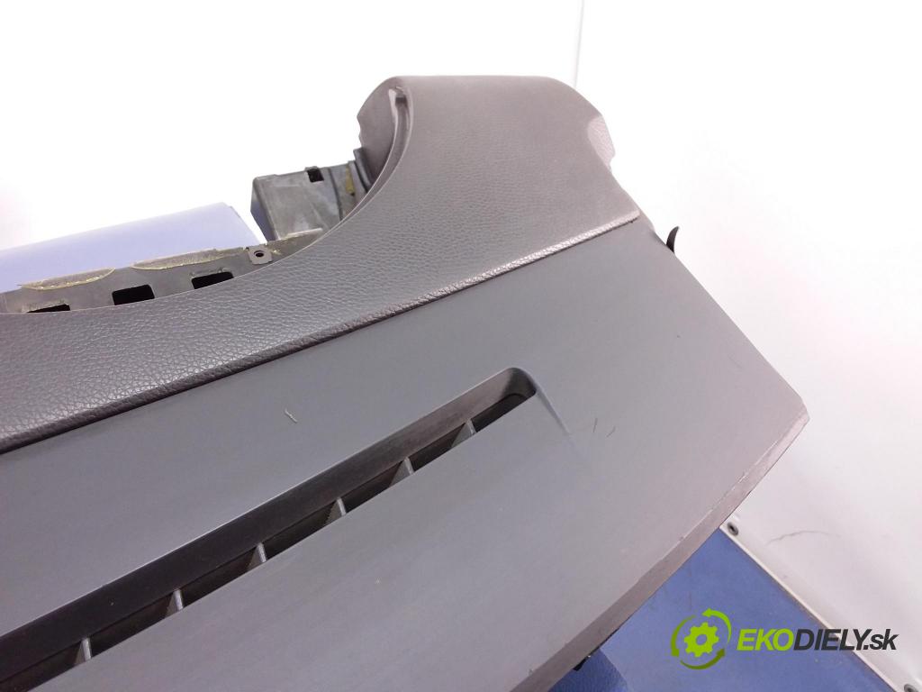Vw Touareg 2003 kokpit,pristrojová doska 7L6858451