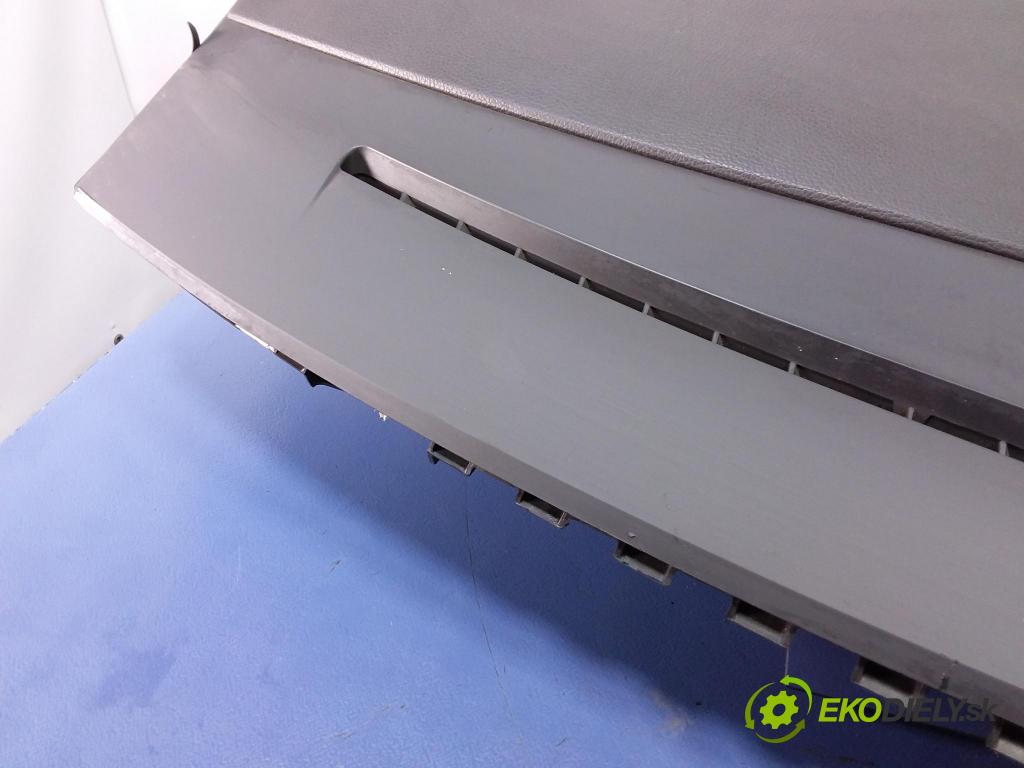Vw Touareg 2003 kokpit,pristrojová doska 7L6858451