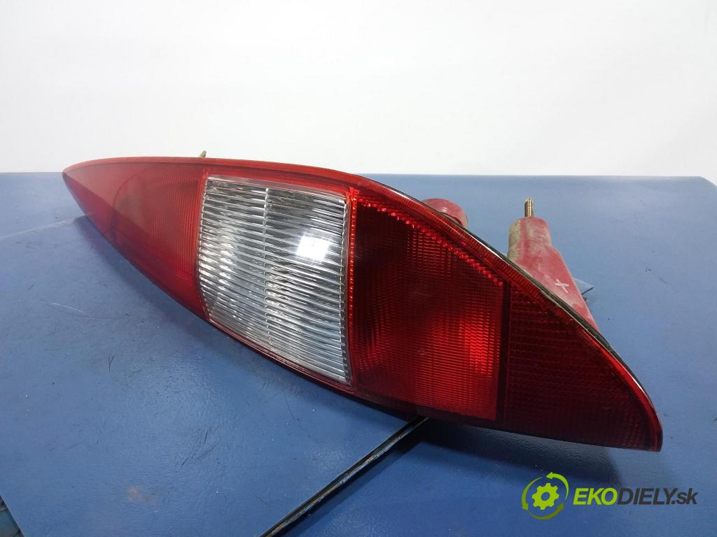 Ford Mondeo 2001 svetlo / reflektor zad Prava: Vonkajsia: 1S71-13404-C