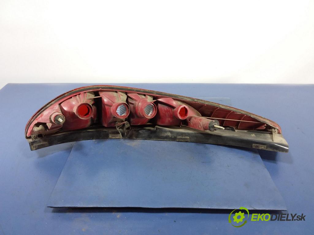 Ford Mondeo 2001 svetlo / reflektor zad Prava: Vonkajsia: 1S71-13404-C
