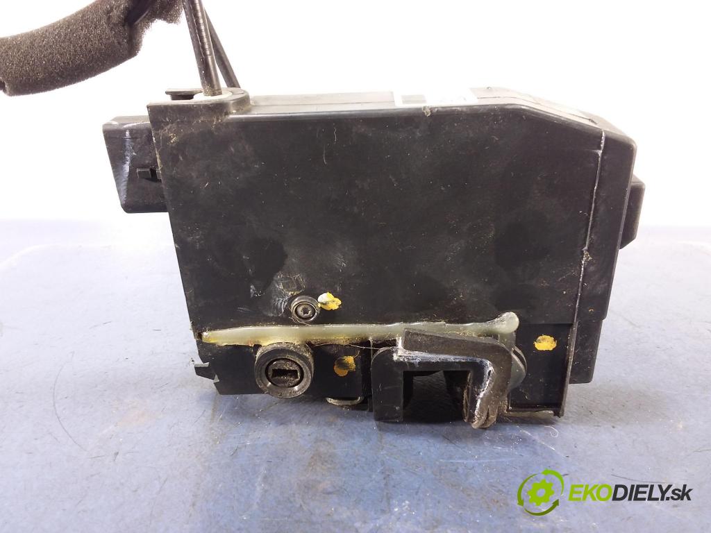 Citroen C4 picasso 2016 zámek dveře Zad: v pravo: 9810311180
