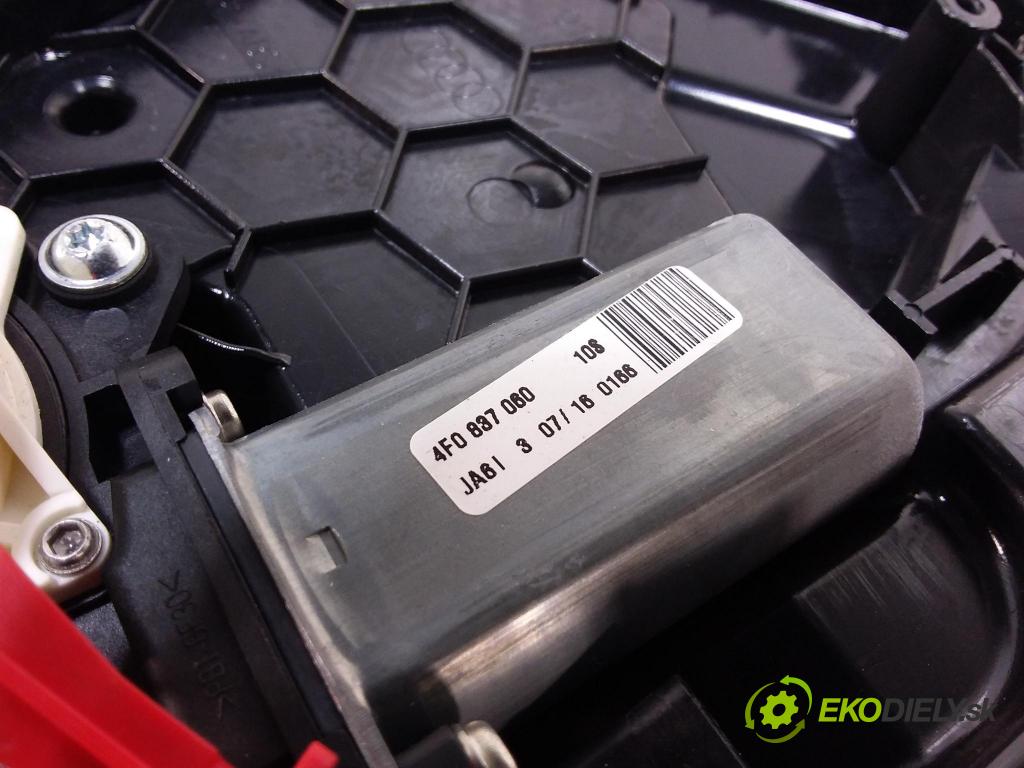 Audi A8 2016 zámek dveře Zad: v pravo: 4H0839016D