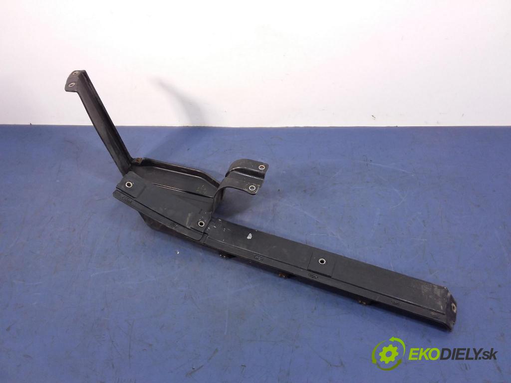 Bmw X5 2002 kryt Plast: podvozek: 8408768