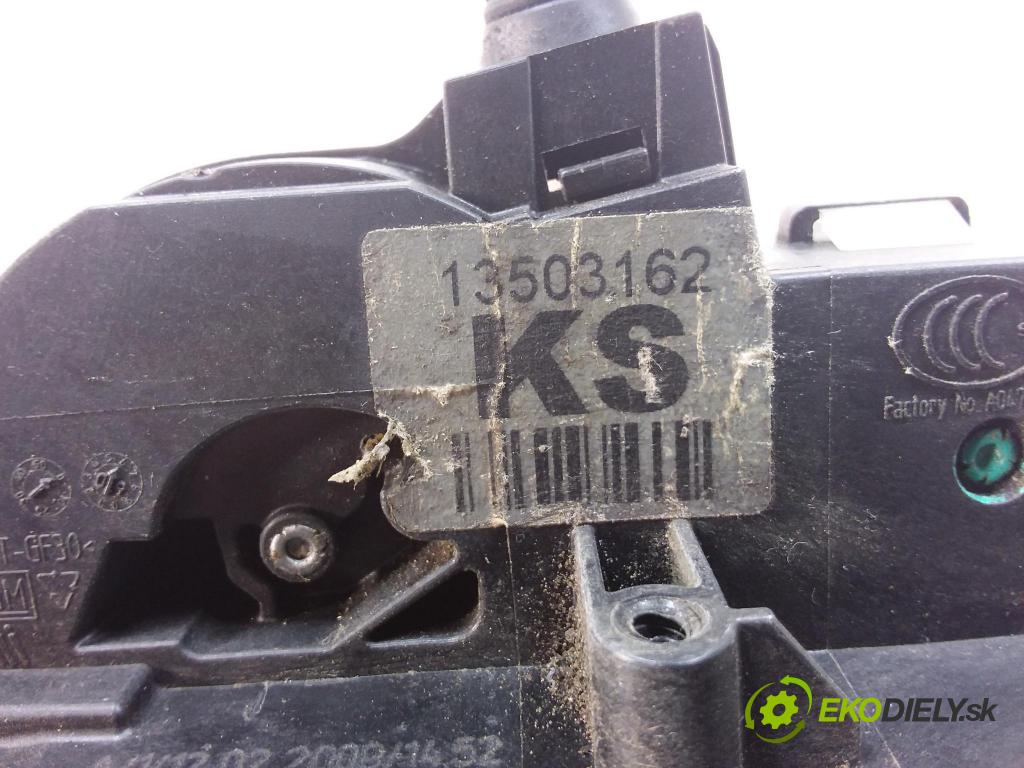 Opel Insignia 2009 zámek dveře před v pravo: 13503162