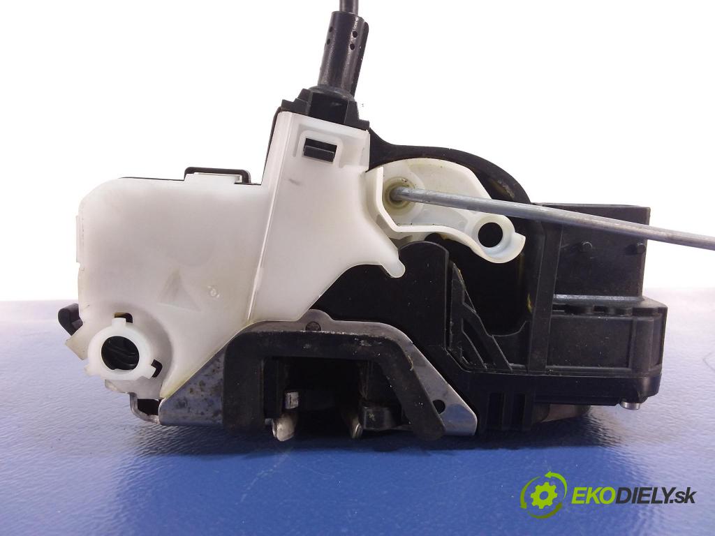 Opel Insignia 2009 zámek dveře před v pravo: 13503162