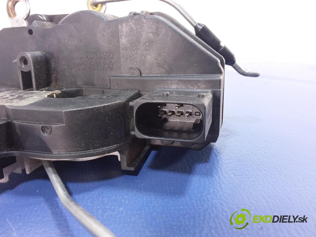 Opel Insignia 2009 zámek dveře před v pravo: 13503162