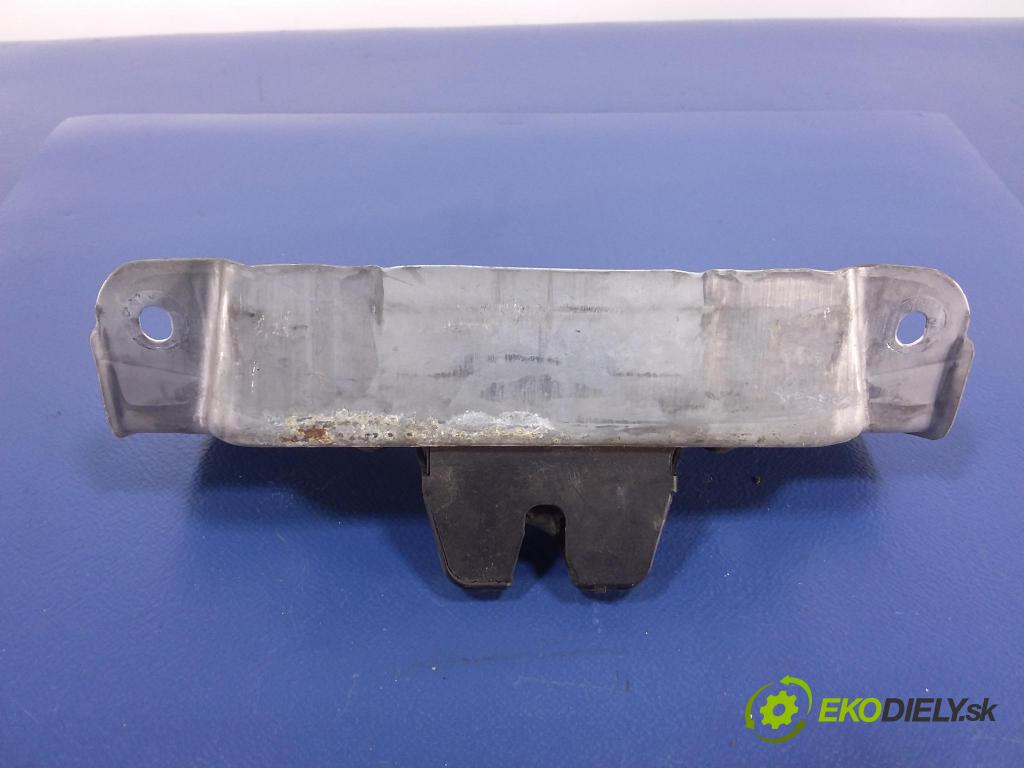 Peugeot 807 2004 zámek Klapky: kufr 