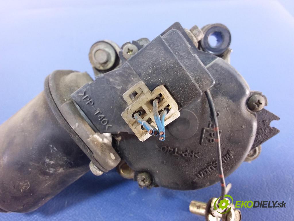 Mazda 323 1999 mechanismus motorek Stěrače: před