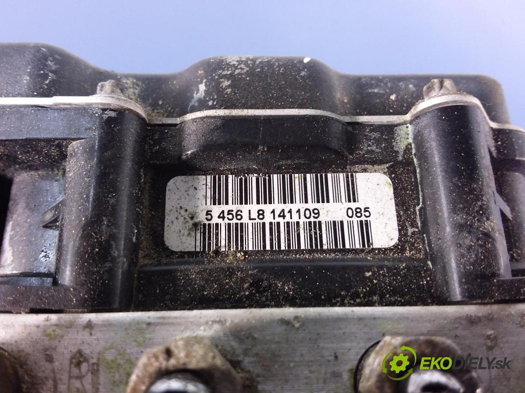 Subaru Forester 2010 čerpadlo ABS x 27536SC021