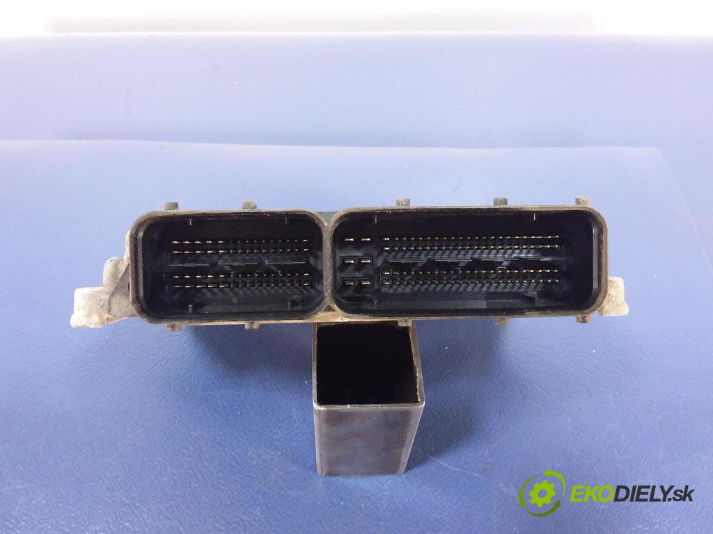Opel Zafira 2005 řídící jednotka Motor: 55198922