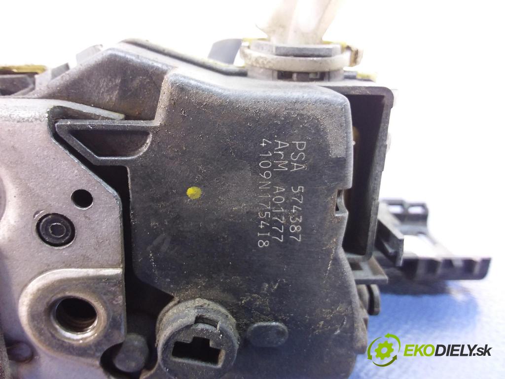 Citroen C5 2009 zámek dveře před v pravo: 574387