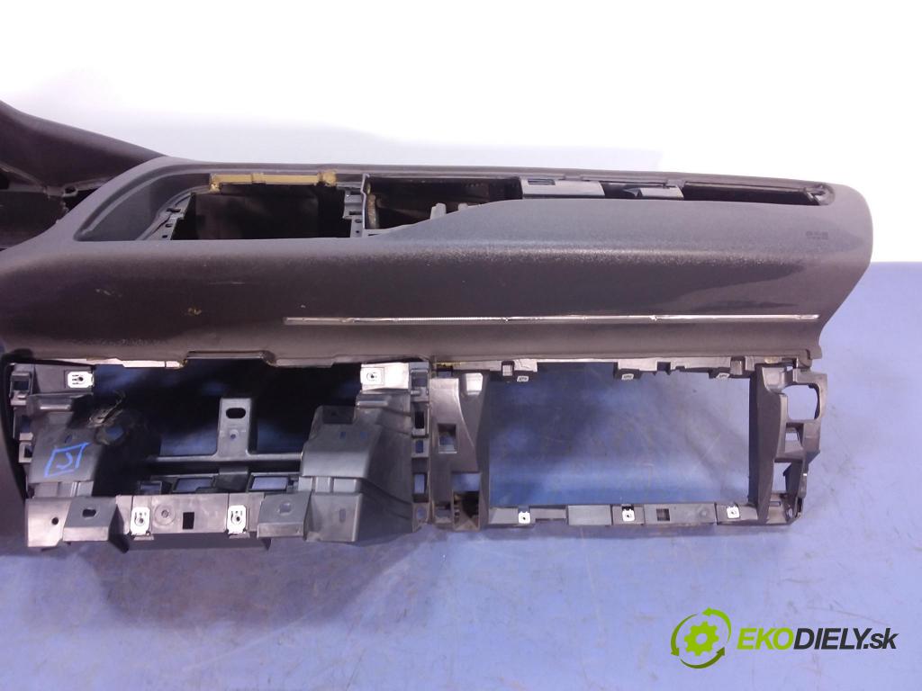 Citroen C5 2009 kokpit,pristrojová doska 9682190980