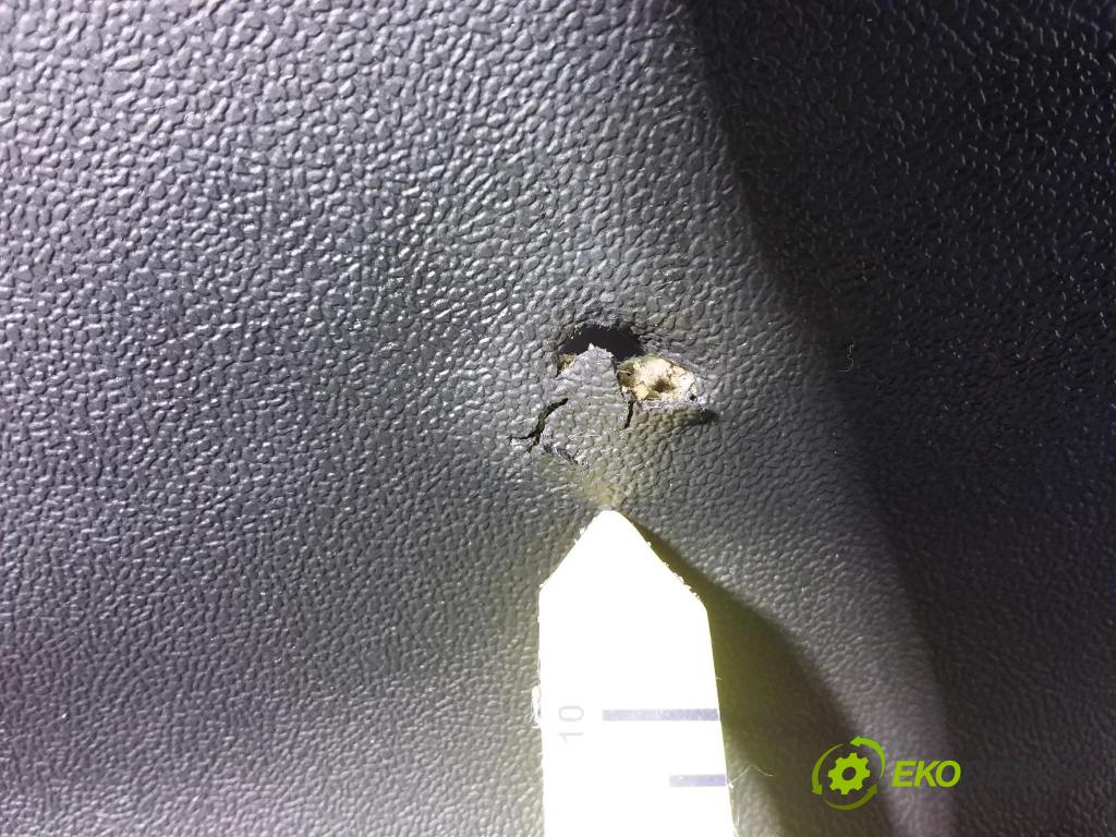 Citroen C5 2009 kokpit,pristrojová doska 9682190980