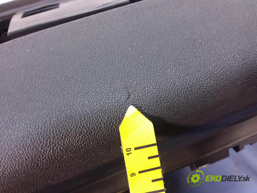 Citroen C5 2009 kokpit,pristrojová doska 9682190980