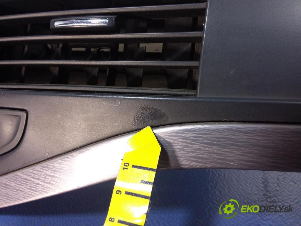 Citroen C5 2009 kokpit,pristrojová doska 9682359377