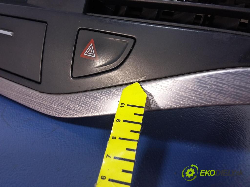 Citroen C5 2009 kokpit,pristrojová doska 9682359377