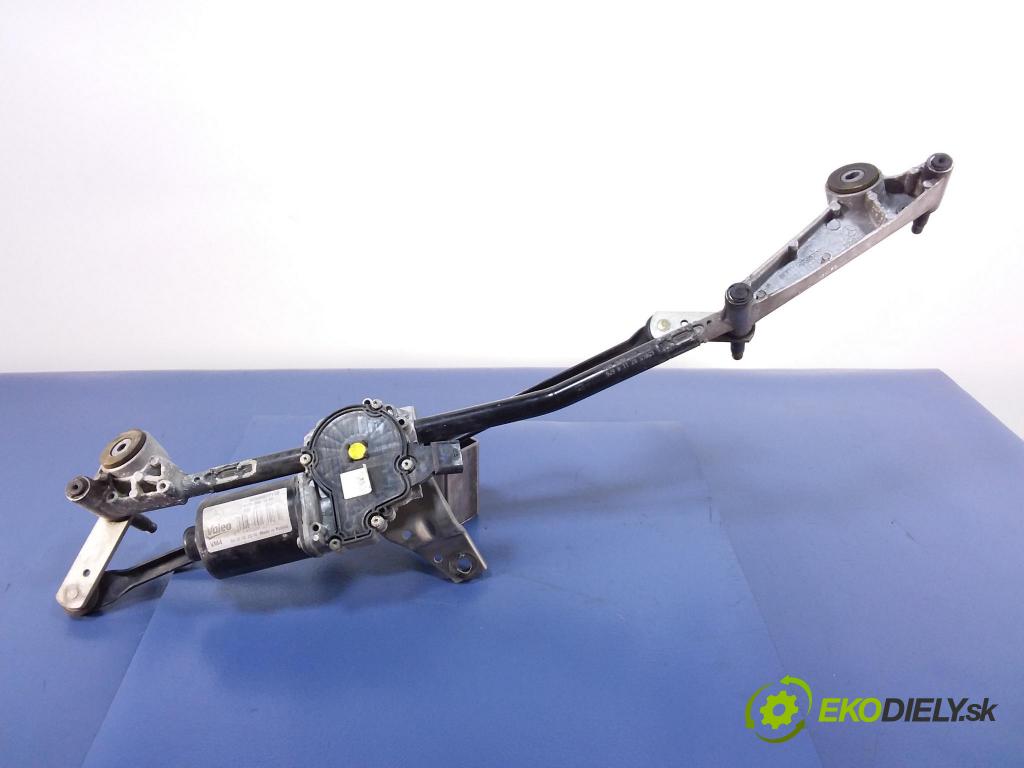 Mercedes Cla 2014 mechanismus motorek Stěrače: před A1768200040