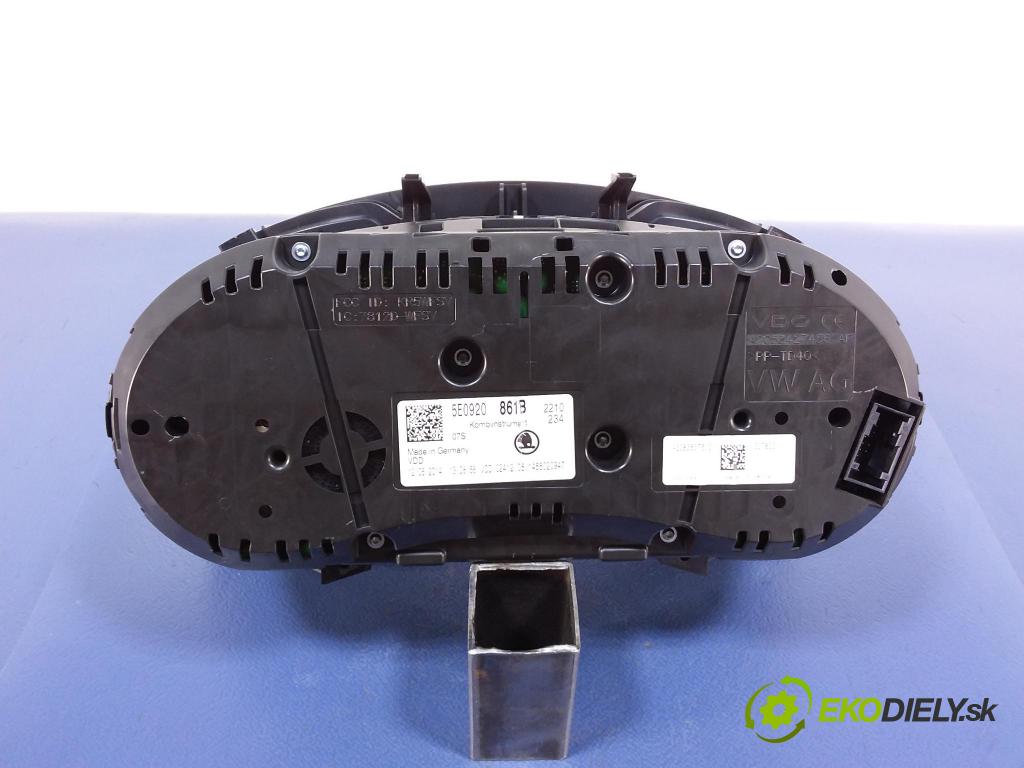 Skoda Octavia 2014 prístrojovka/ budíky 5E0920861B