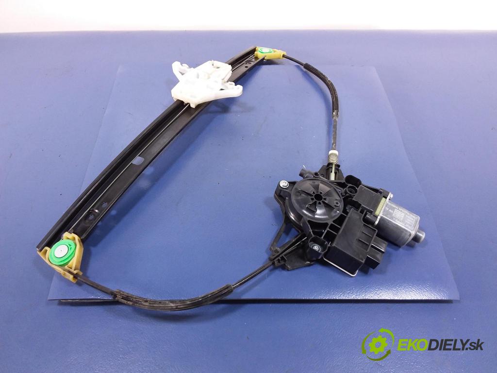 Skoda Octavia 2014 mechanismus stahování Sklenka: Zad: v pravo: 5E0839462