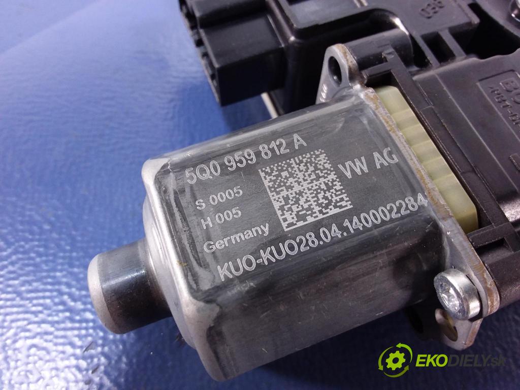 Skoda Octavia 2014 mechanismus stahování Sklenka: Zad: v pravo: 5E0839462