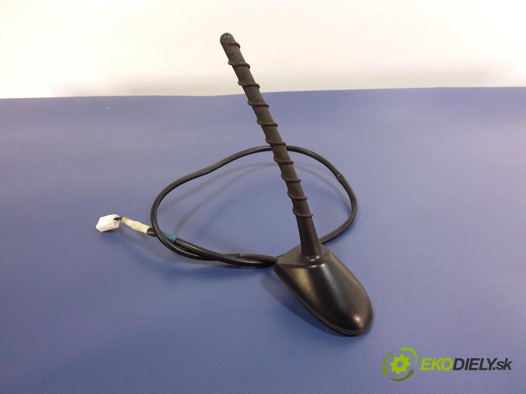 Toyota Yaris 2011 Antena