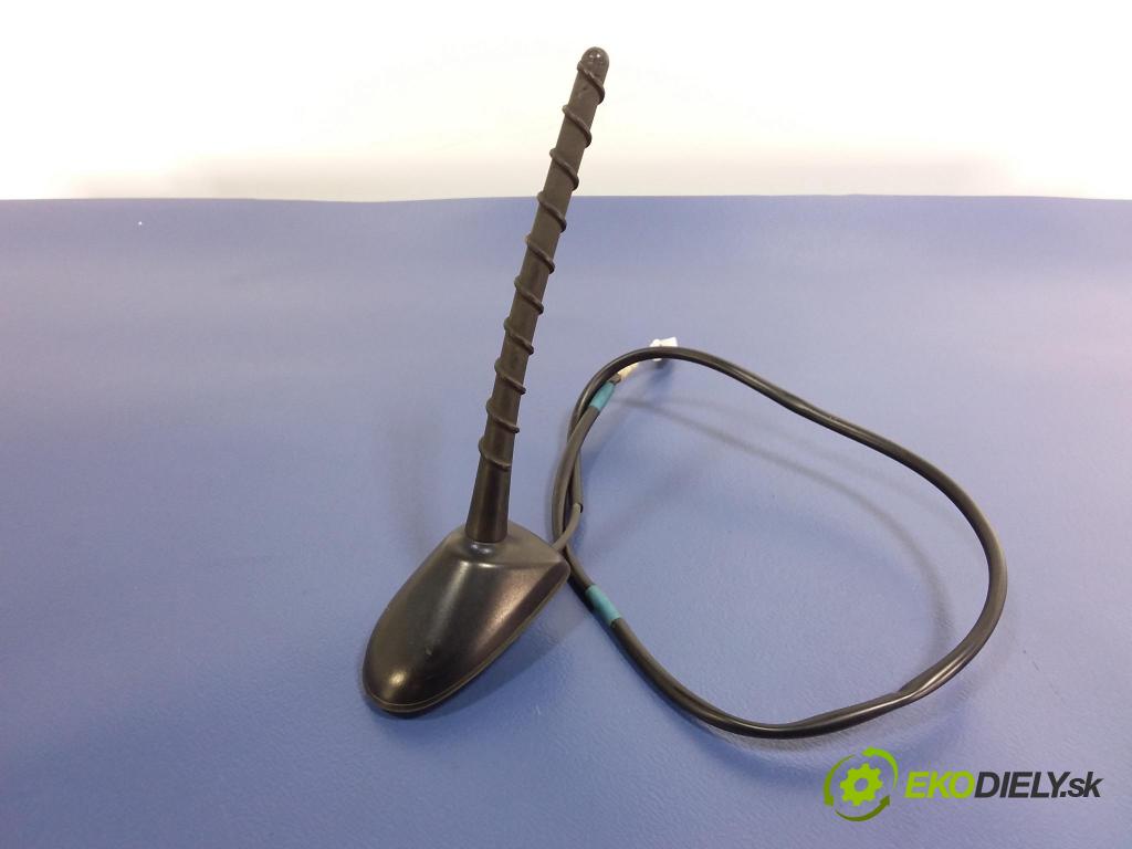 Toyota Yaris 2011 Antena