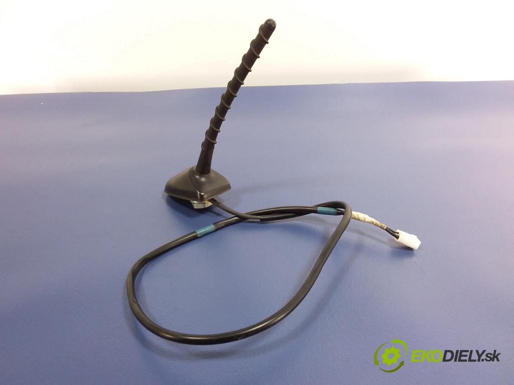 Toyota Yaris 2011 Antena