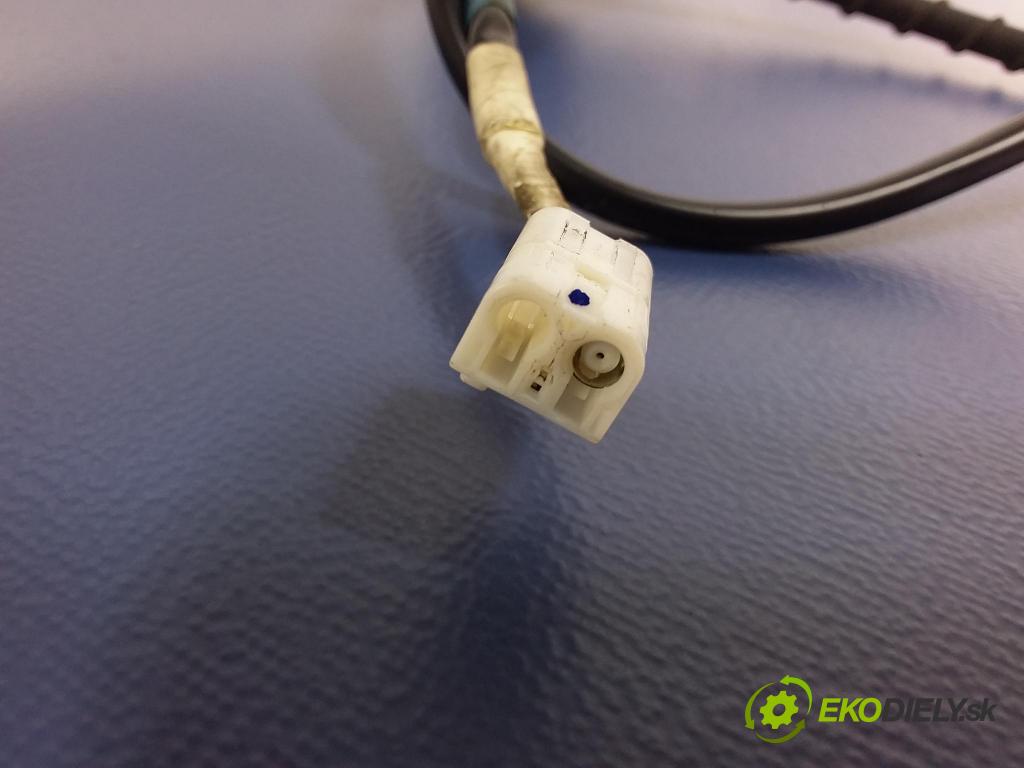 Toyota Yaris 2011 Antena