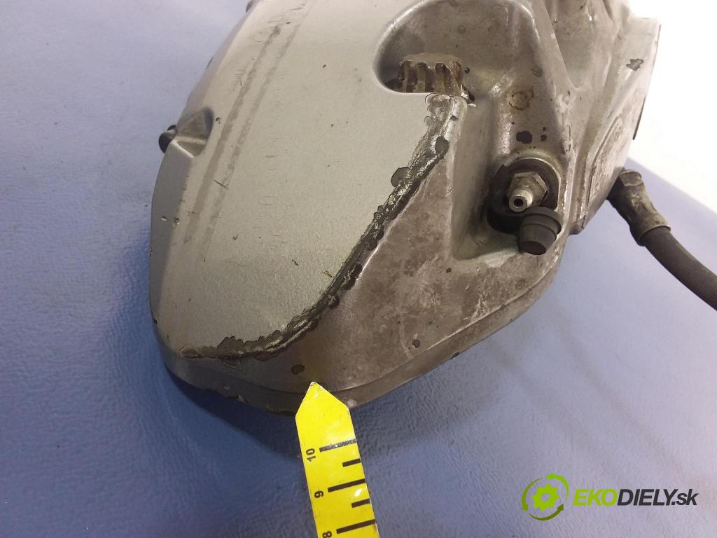 Audi A8 2012 brzdič Predné v pravo: