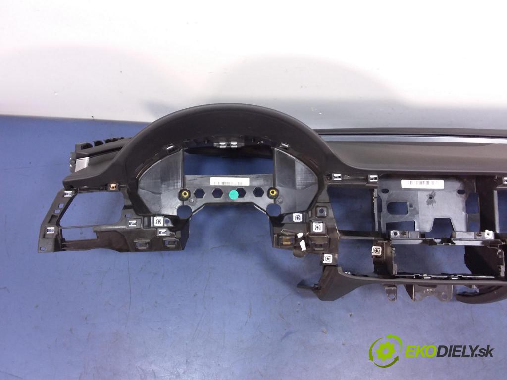 Audi A8 2012 kokpit,pristrojová doska Distribúcia: 4H1857009