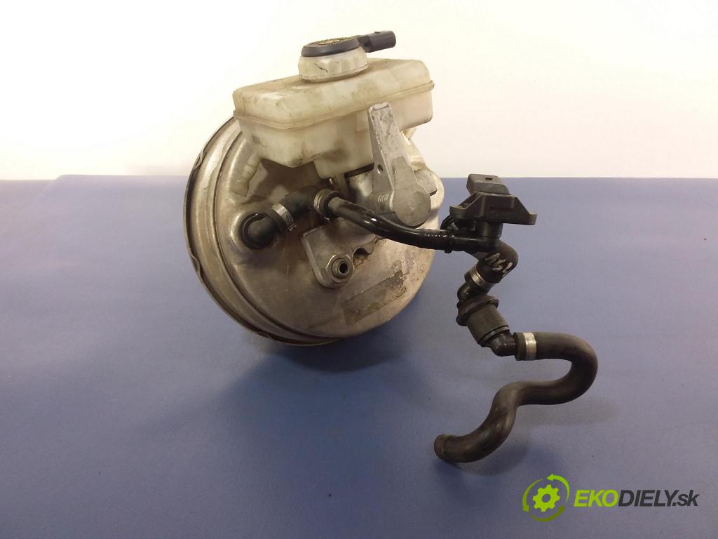 Audi A8 2012 servo Brzdní: