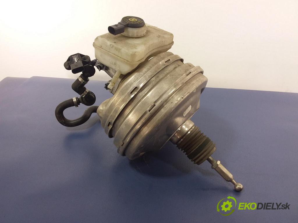 Audi A8 2012 servo Brzdní:
