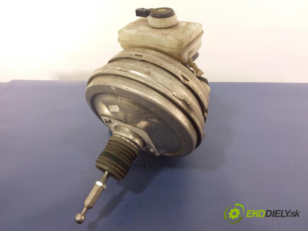 Audi A8 2012 servo Brzdní: