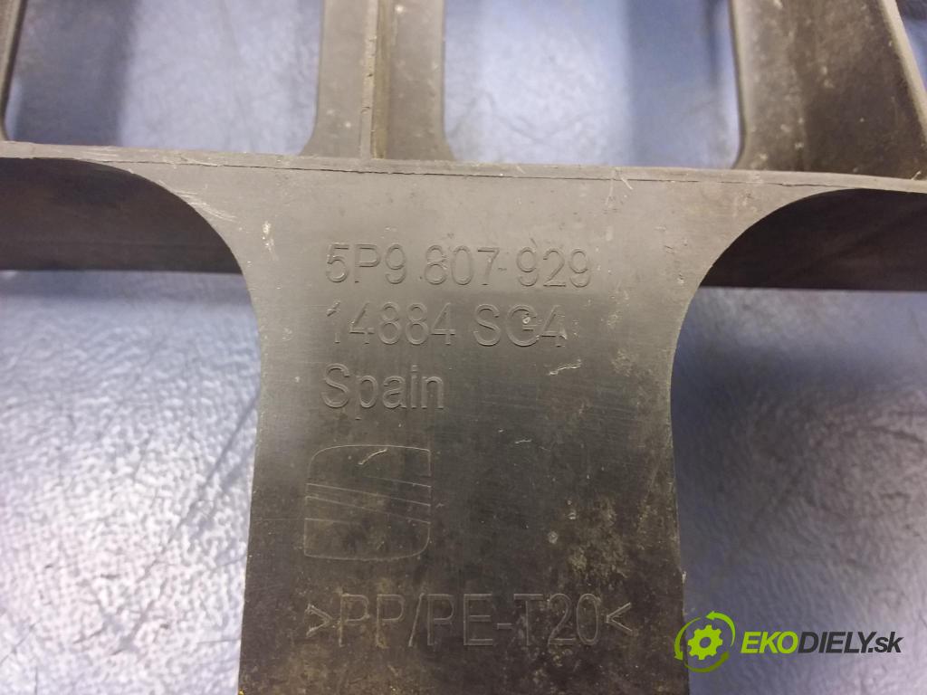 Seat Altea 2010 výztuha narazník před 5P9807929