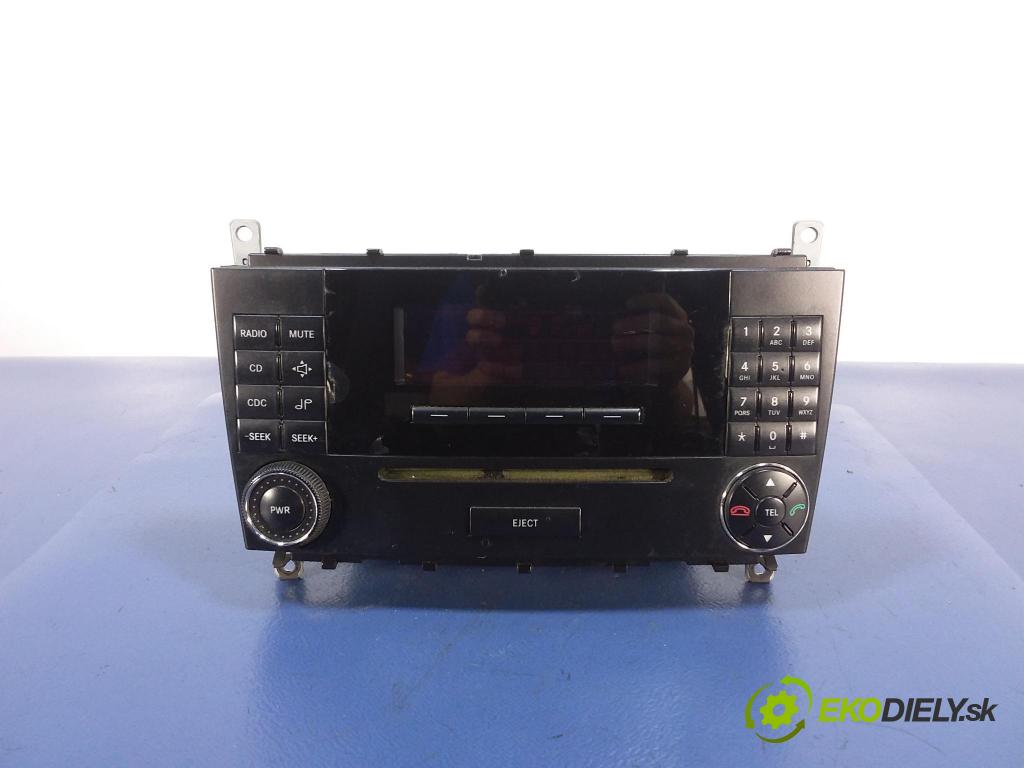 Mercedes C-klasa 2007 Radio I Navigácia: A2038707389