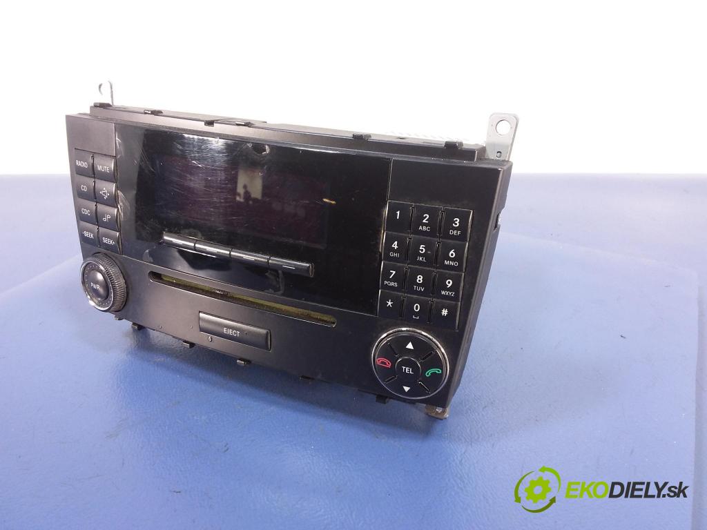 Mercedes C-klasa 2007 Radio I Navigácia: A2038707389