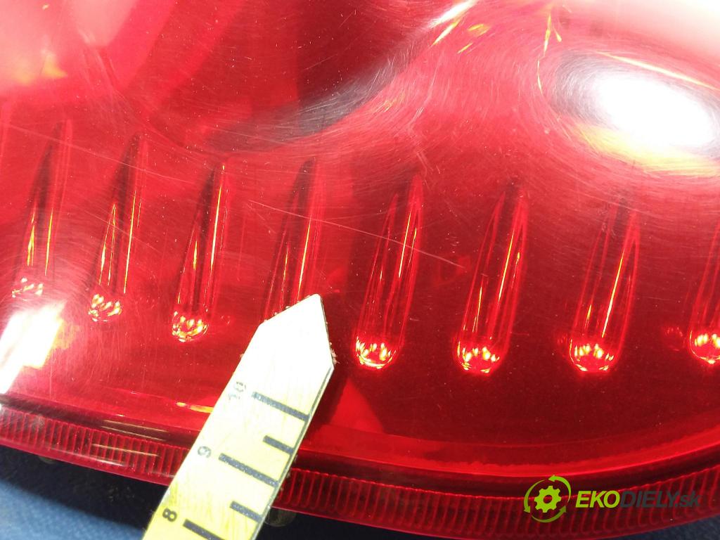 Mitsubishi Space Star 2003 svetlo / reflektor zad Prava: Vonkajsia: MR913174