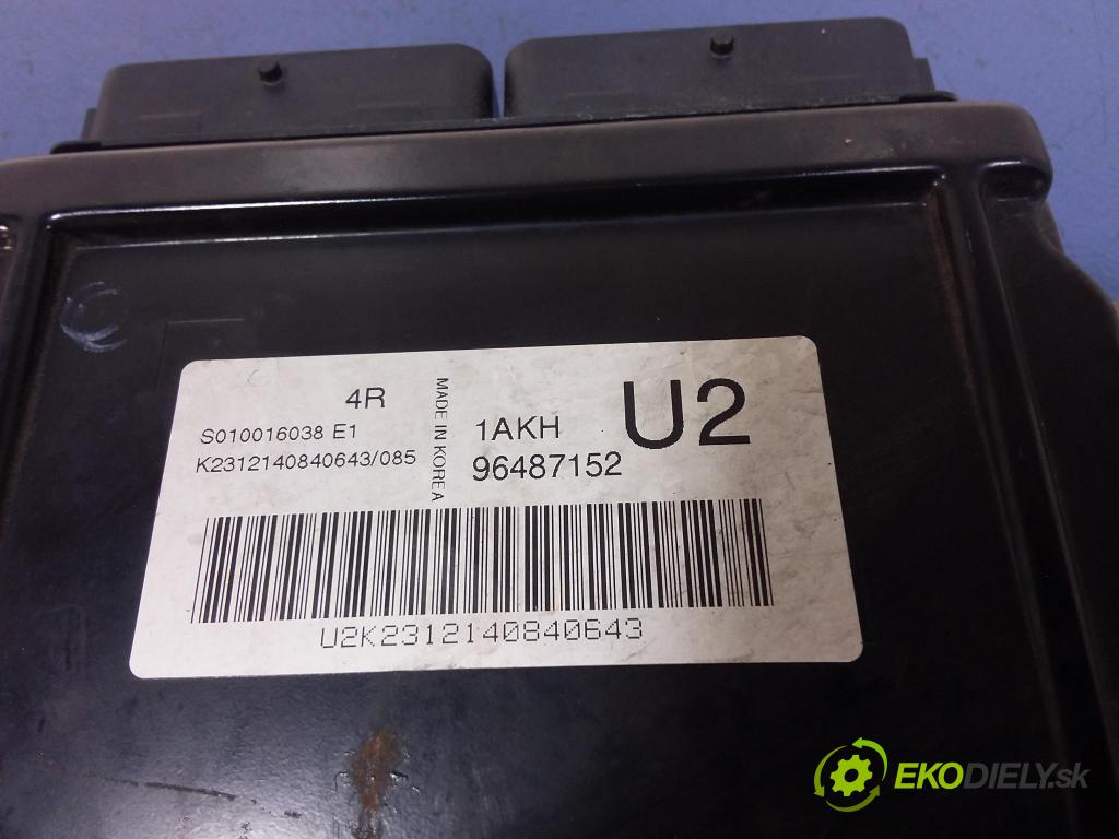 Daewoo Rezzo 2004 řídící jednotka Motor: 96487152