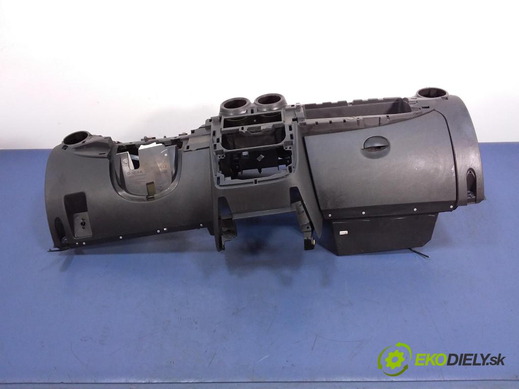 Dacia Duster 2010 kokpit,pristrojová doska Distribúcia: 8200739435