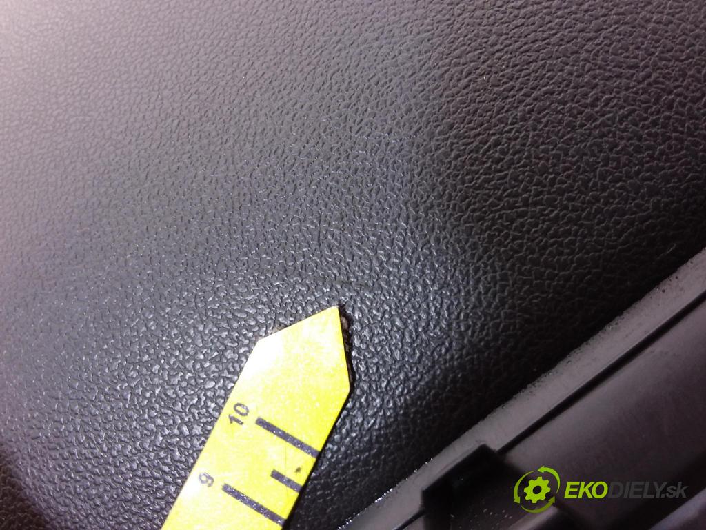 Dacia Duster 2010 kokpit,pristrojová doska Distribúcia: 8200739435