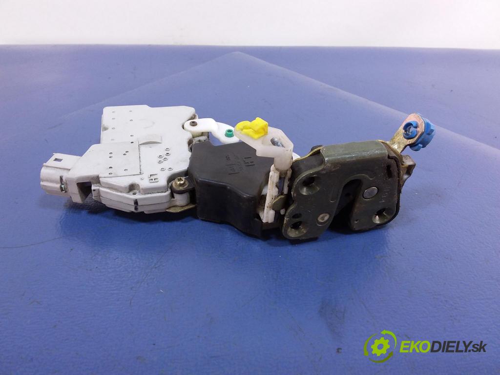 Nissan Maxima 1999 zámek dveře Přední Levý: 805535F710