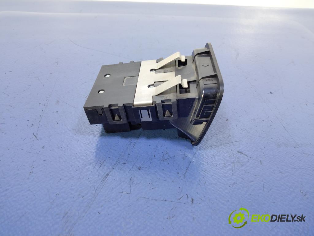 Mercedes B-klasa 2011 Prepínač: Brzda: Manuálny: A2469050451