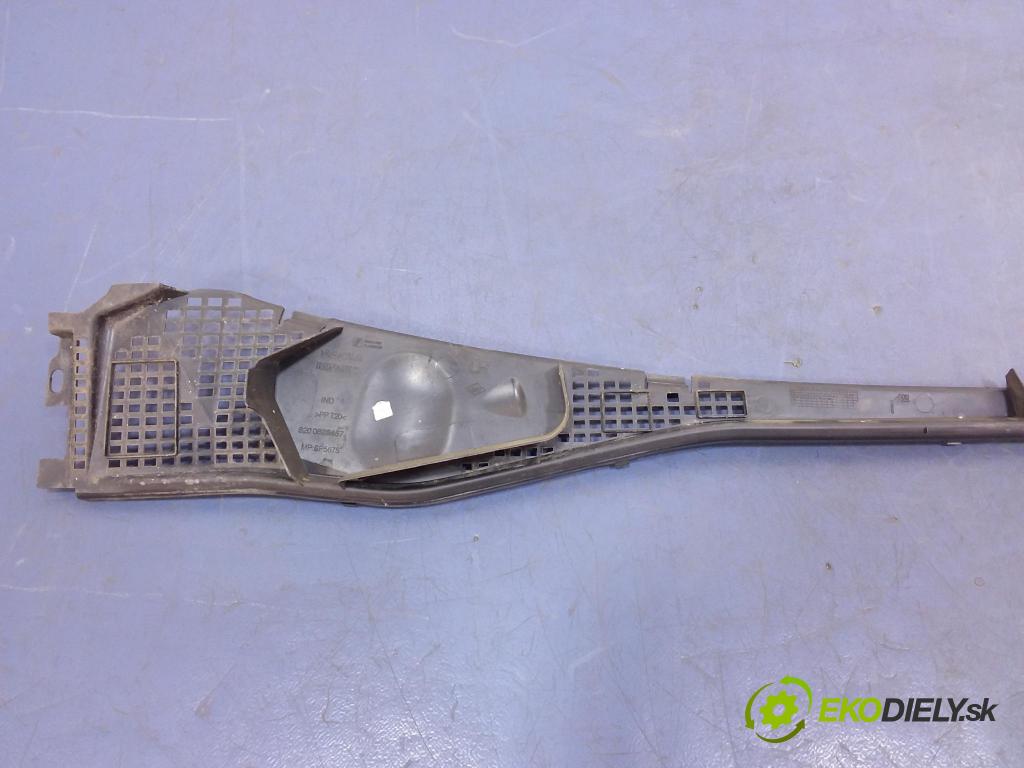 Dacia Sandero 2009 torpédo 8200294316